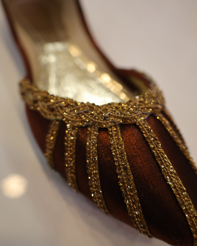 Marron/Brown Golden Embroidered Khussa