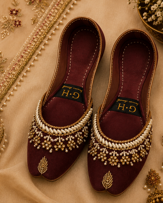 Maroon Khussa