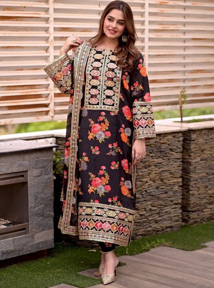 Aneelas Luxury Lawn 3-Piece Unstitched Suit – Elegant Floral Design