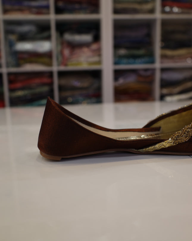 Marron/Brown Golden Embroidered Khussa