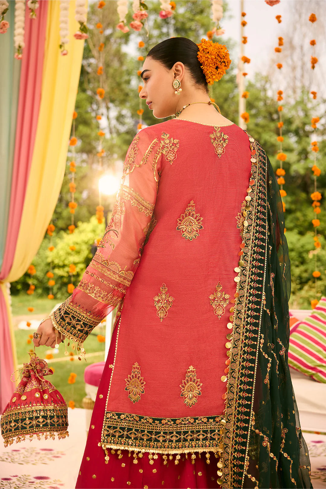GHOOMAR