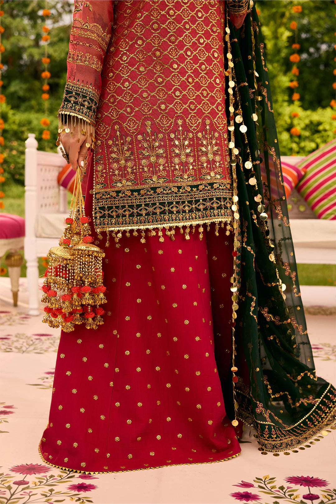 GHOOMAR