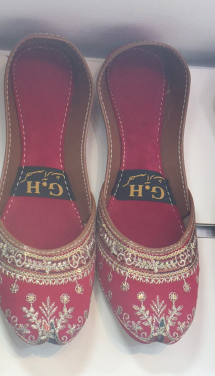 Red Khussa