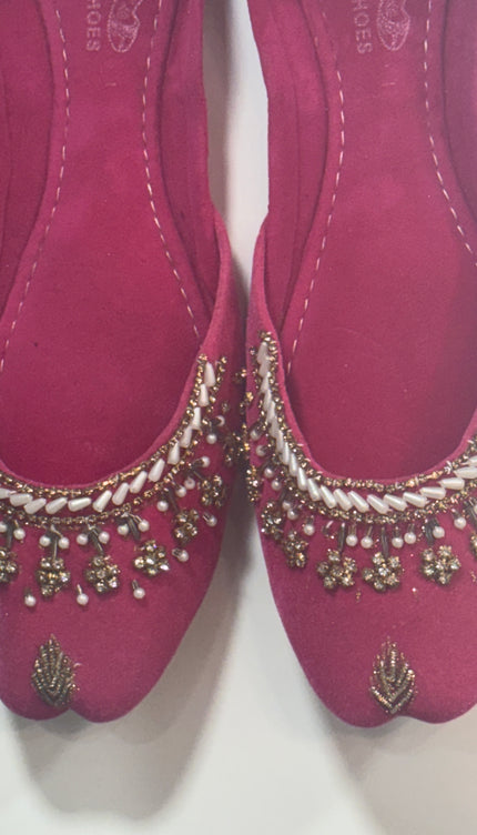Hot pink Khussa