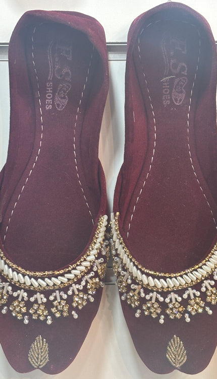 Maroon Khussa