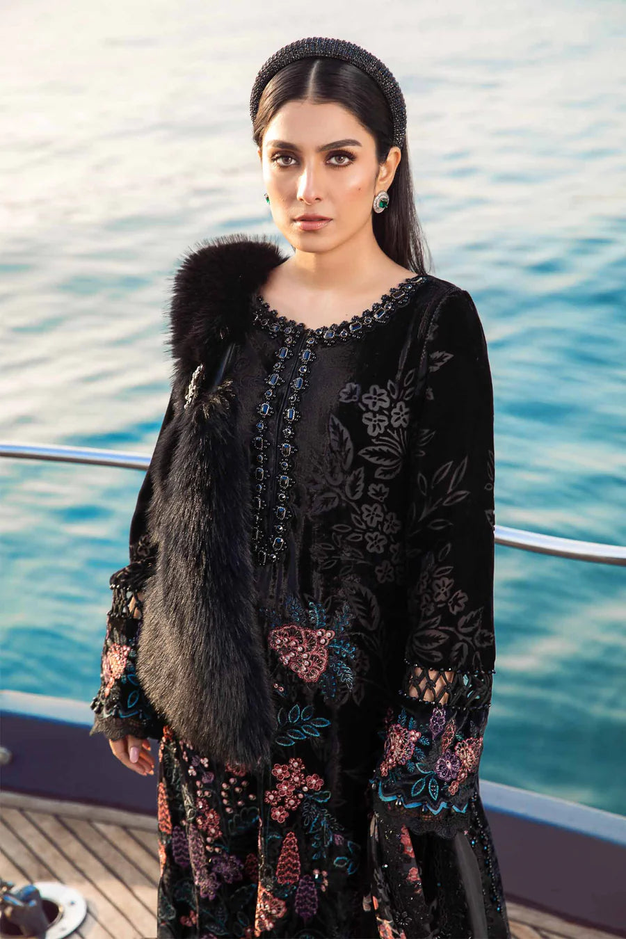 Stitched Linen | Black DL-1102