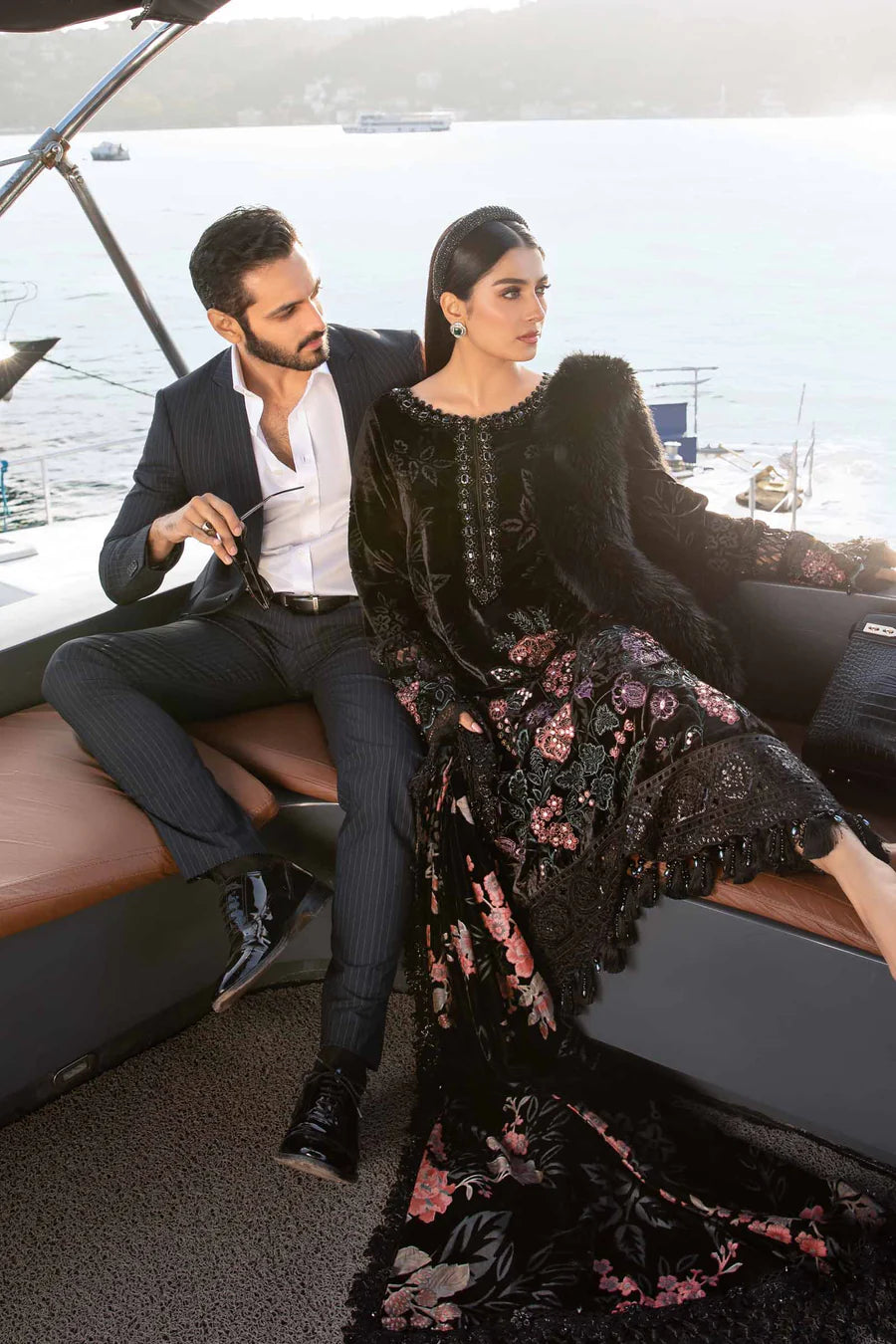 Stitched Linen | Black DL-1102