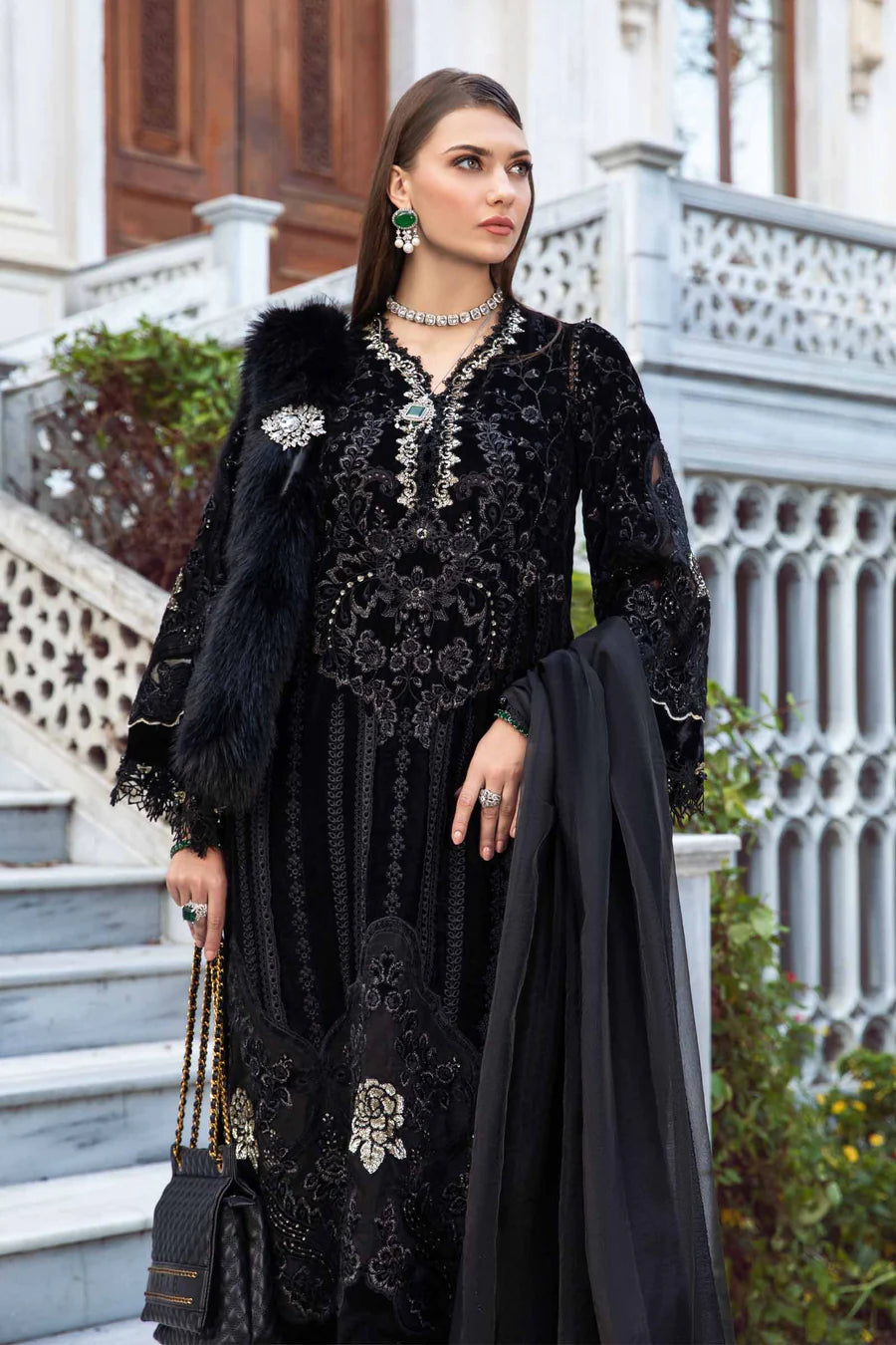 Stitched Linen | Black & Gold DL-1111