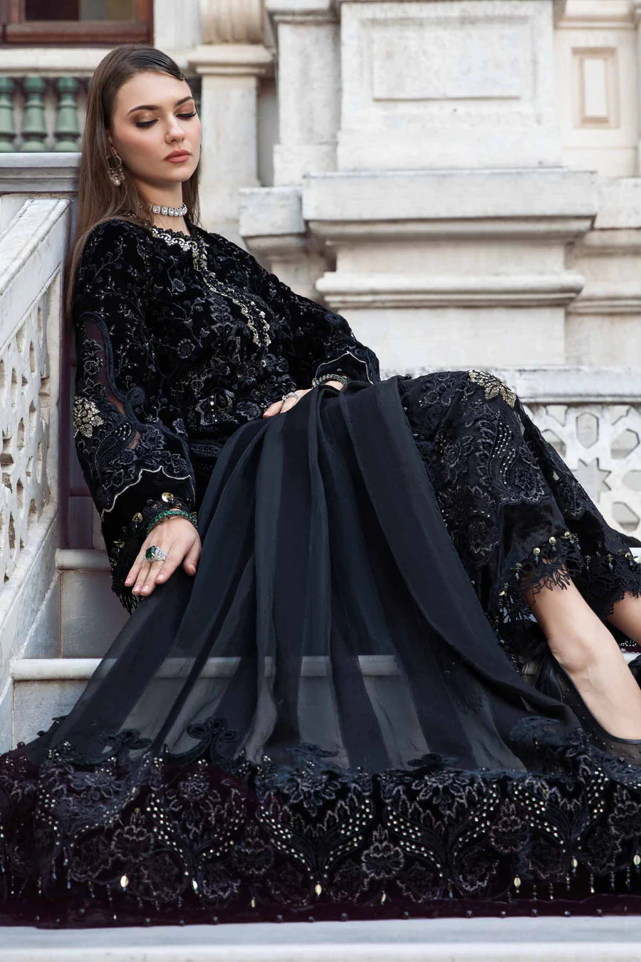 Stitched Linen | Black & Gold DL-1111