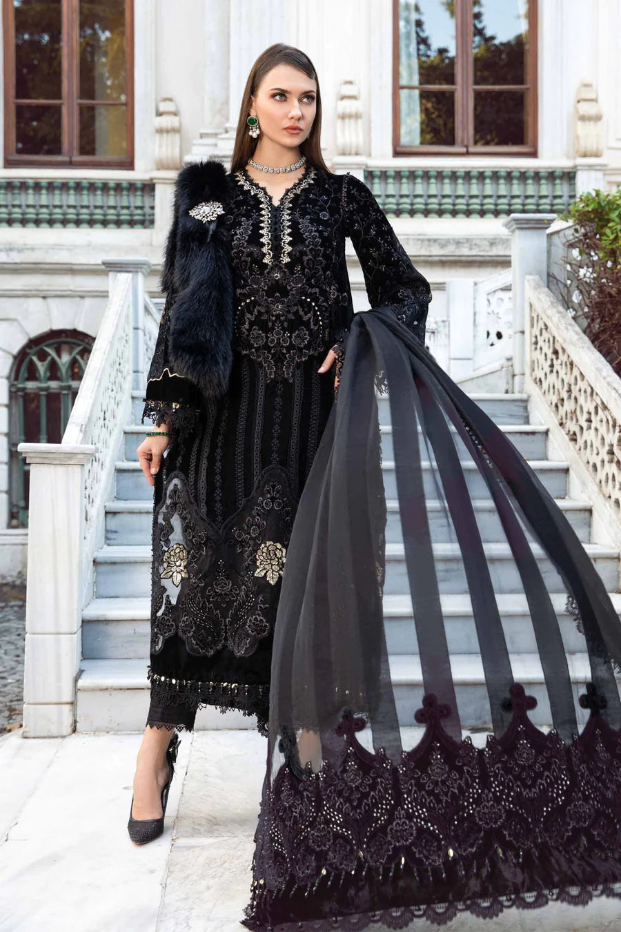 Stitched Linen | Black & Gold DL-1111