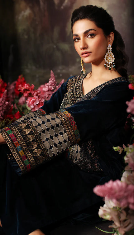 3 Pc stitched Embroidered Velvet With Embroidered Chiffon Dupatta CVT3-05