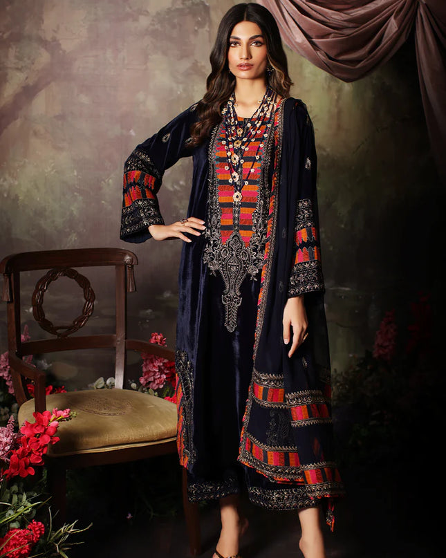 3 Pc Stitched Embroidered Velvet With Embroidered Chiffon Dupatta